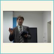 Алексей Михайлович демонстрирует ElecGeste DTBP-001